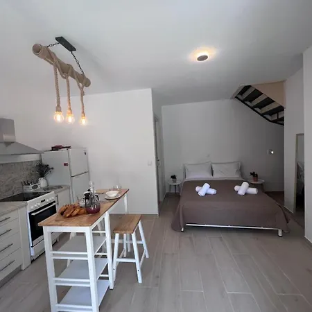 Niko's-nana's For Two Ágios Matthaíos