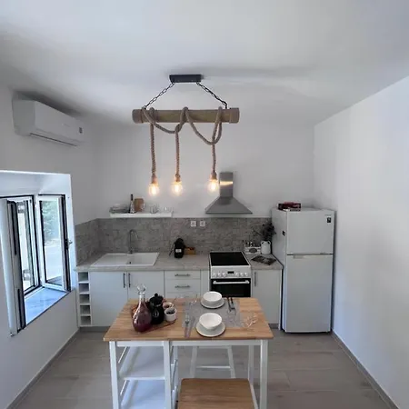 Niko's-nana's For Two Ágios Matthaíos